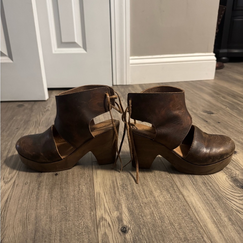Free People desert gold clog - Picture 4 of 6